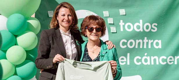 Participantes de la IX Marcha Contra el Cáncer recorren las calles de Castellón en una emotiva jornada de solidaridad y esperanza.