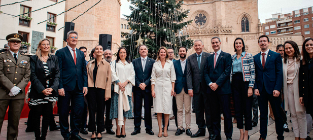 La Banda Municipal de Castellón, dirigida por José Vicente Ramón Segarra, ha ofrecido un repertorio de inspiración española en la Plaza Mayor