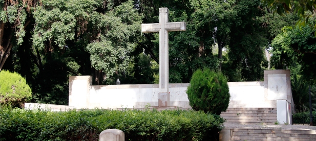 Sales recuerda que "la cruz que había en el Parque Ribalta no es propiedad del Ayuntamiento sino del obispado"