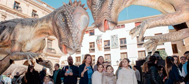 Expojurásico se despide hasta el año que viene tras el éxito de visitas de este año que ha llenado las plazas de la ciudad.