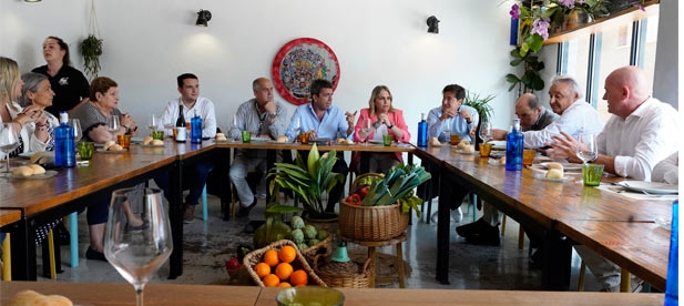 El presidente del PPCV ha participado en un almuerzo con representantes del sector primario de la provincia de Castellón
