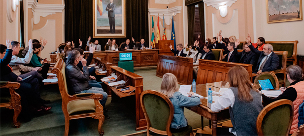 Consenso político para tres Declaraciones Institucionales: Hospital General, campañas sobre el VIH y sistema de retorno de residuos.