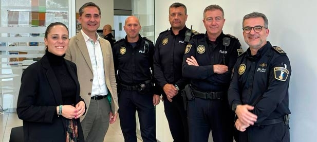 Presentación del inspector Santiago Gascón como nuevo responsable de Policía Local del distrito marítimo de Castellón.
