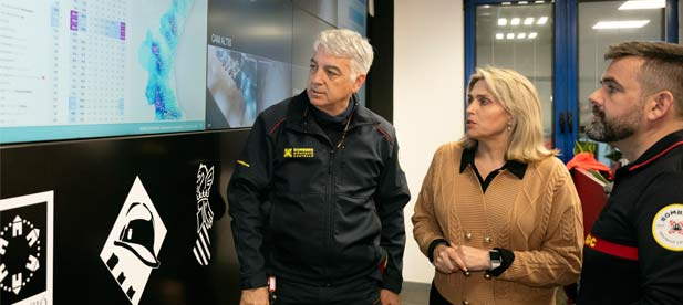 Marta Barrachina coordina con los Bomberos el dispositivo de emergencia ante el temporal de lluvias en Castellón